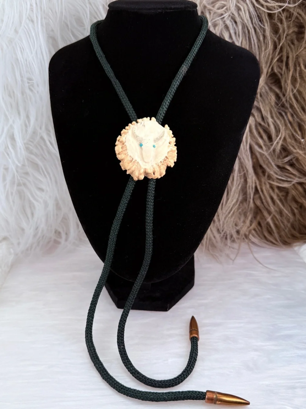 Vintage Carved Antler Bighorn Sheep Bolo Tie Turquoise Blue Eyes Western